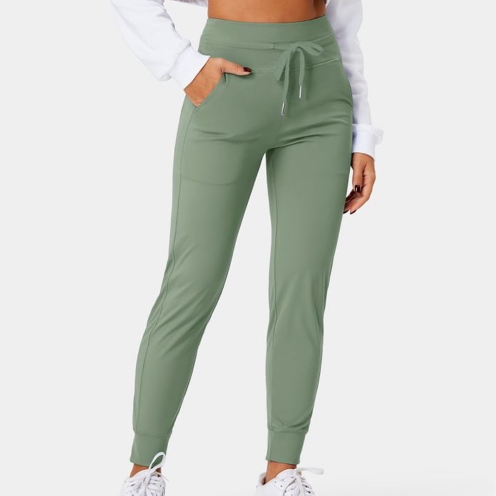 Halara Light Green Joggers Activewear Workout XS petite NEW mint